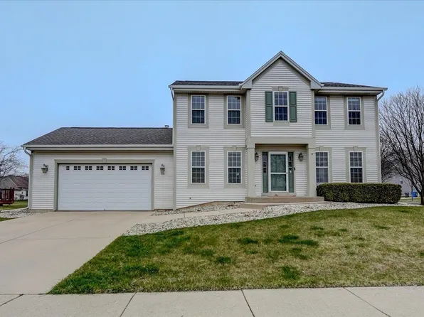 715 Bridlewood Ln, Watertown, WI 53094