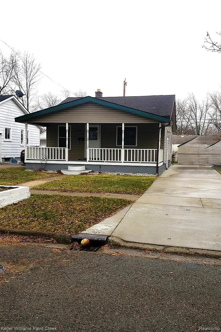 195 W Strathmore Ave photo 1