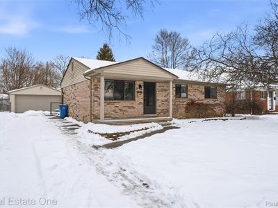 8422 Robindale Ave, Dearborn Heights, MI, 48127