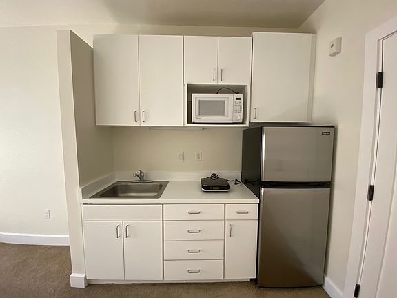 5th image of 155 W Santa Clara St APT 305