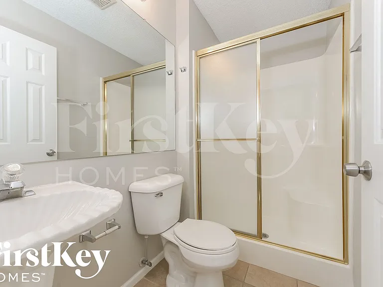 609 Rosehill Dr — Photo 11