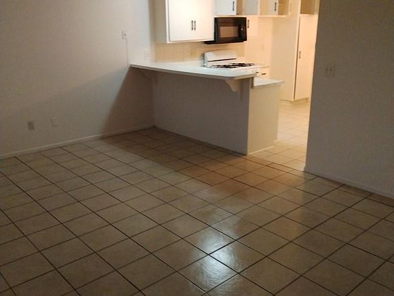 4th image of 1570 W Ramona Dr #B
