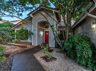 1728 Goshen Ave, Clovis, CA 93611