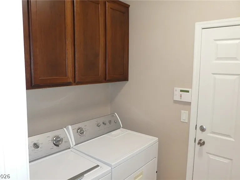 4054 Lower Saxon Ave — Photo 18