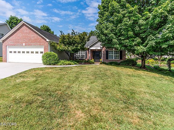 2nd image of 1205 Walnut Branch Ln