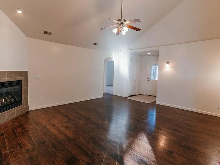 1335 Fivemile Creek Ave — Photo 2