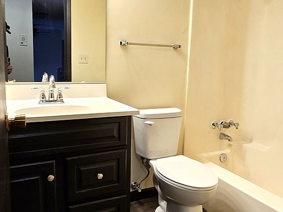 2nd image of 200 Madison St #2B-1Ba-830Sqft