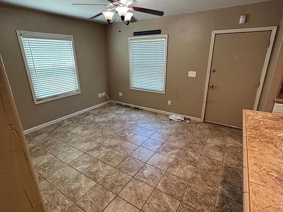 3rd image of 317 Oleander Ave