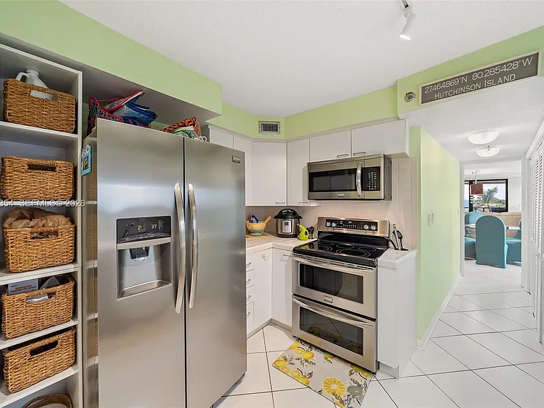 355 S Ocean Dr #401 — Photo 9