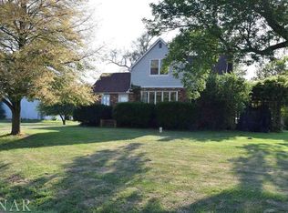 2449 Bearsdale Rd, Clinton, IL 61727