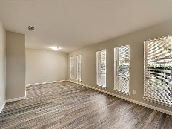 5th image of 230 Linda Ln