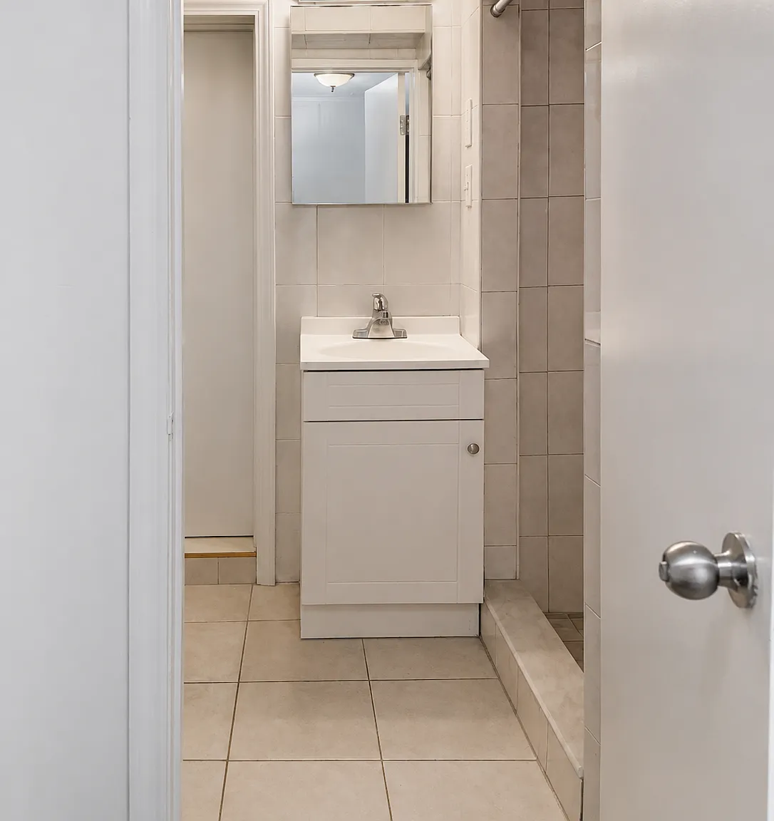 1 bed, 650 sqft, $1,800 — Photo 3