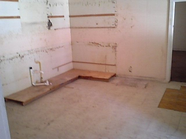 2nd image of 2112 Oak St