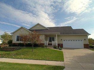 1602 Pine Ridge Dr, Onalaska, WI 54650