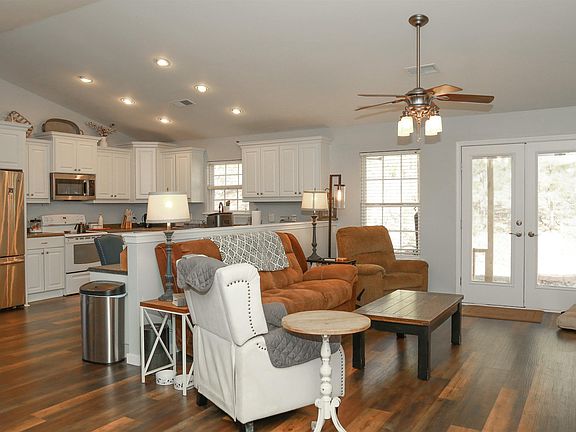 2nd image of 1814 Paradise Acres Rd