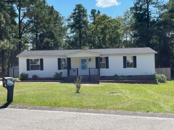 166 Travis Dr, Cameron, NC 28326
