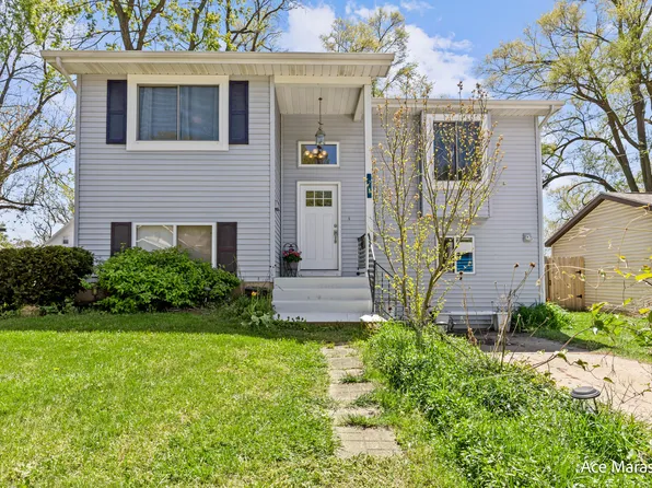 28 Exchange St SE, Wyoming, MI 49548