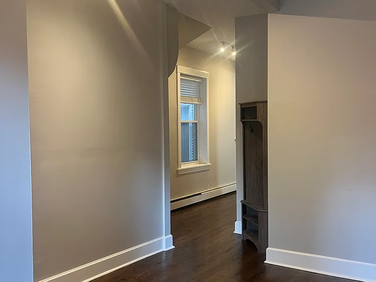 3729 N Bosworth Ave #1 — Photo 4