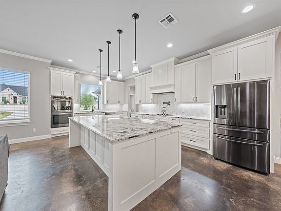 3rd image of 240 Royals Ranch Rd