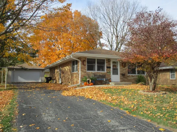 1466 S Deming Ave, Freeport, IL 61032