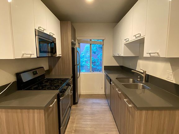 2nd image of 11747 Mayfield Ave APT 2
