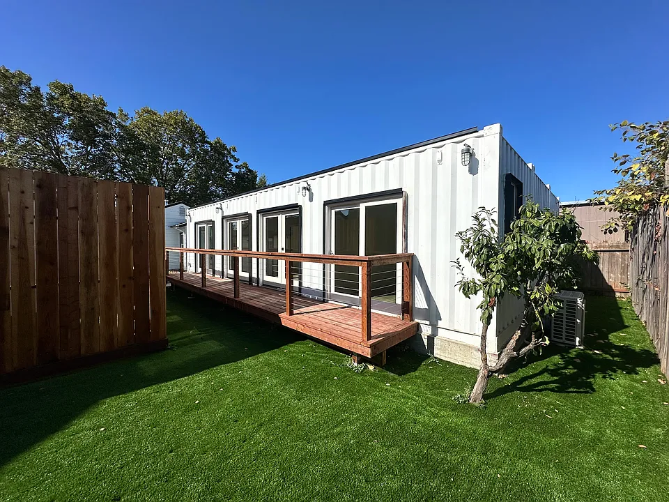 555 Flower Ave