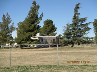 5665 Smoketree Rd, Phelan, CA 92371