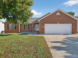 106 Tina Dr, Washington, MO 63090