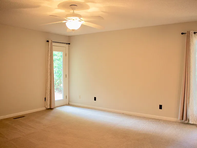 940 Saint Andrews Dr — Photo 23