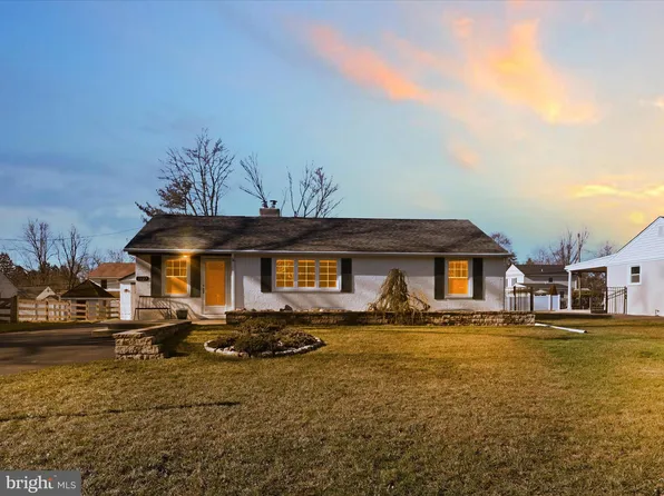 1027 Cardinal Rd, Audubon, PA 19403