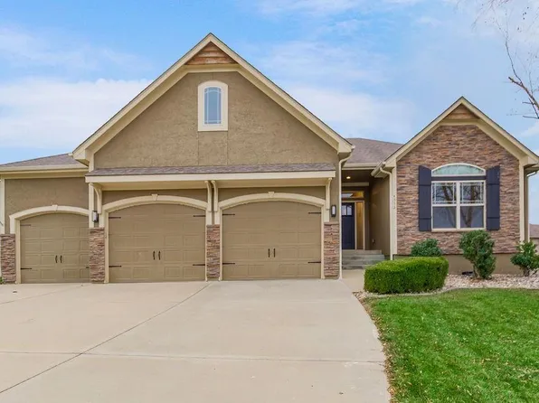 4552 NE Park Ridge Ave, Lees Summit, MO 64064