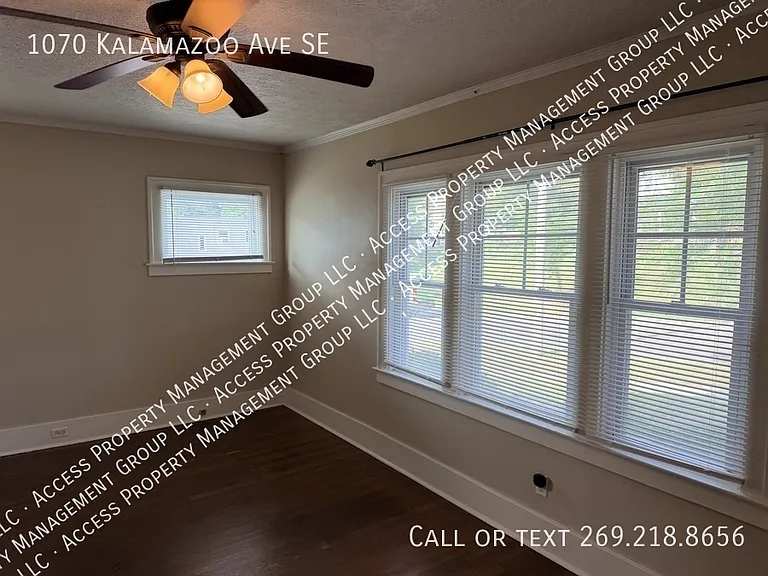 1070 Kalamazoo Ave SE — Photo 5
