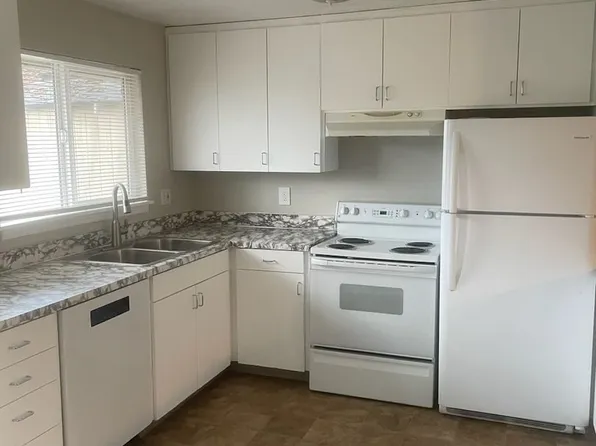 REST01, 2425-2435 NE Division St #2425, Gresham, OR 97030