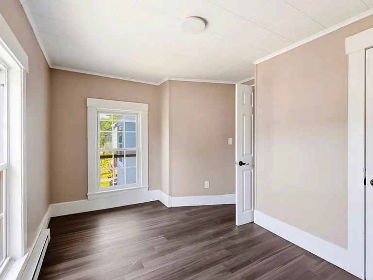 10 W School St #1 — Photo 3