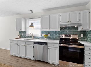 6870 Pin Oak Ln, Fayetteville, NC 28314