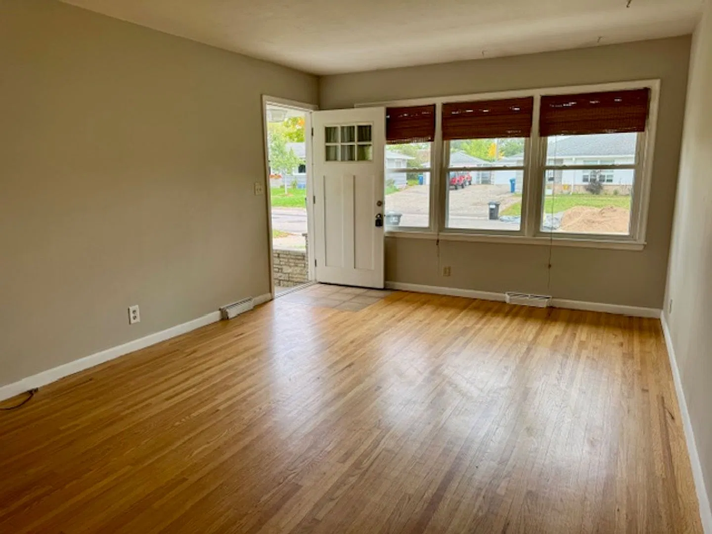 Hopkins Townhome for Rent — Photo 2