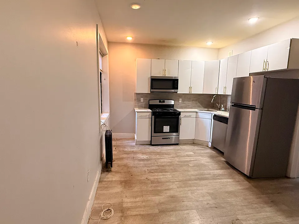 134 Corbin Ave #11E