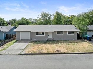 22 Bosc Way, Eagle Pt, OR 97524