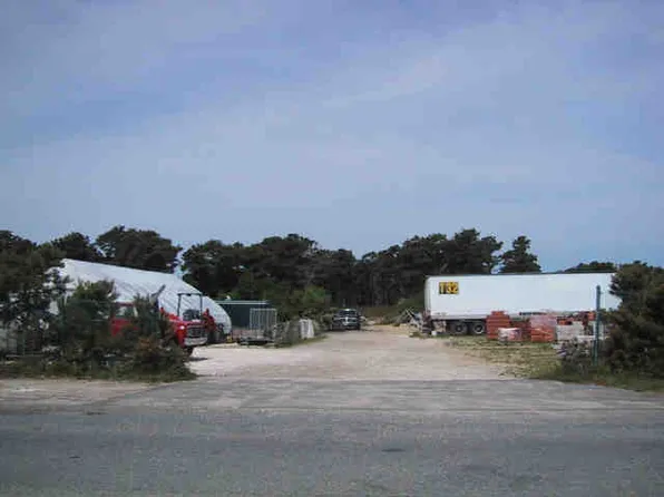 13 & 15 Nancy Ann Ln, Nantucket, MA 02554