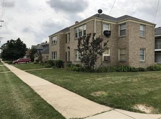 352 Saint Charles St APT 3, Elgin, IL 60120