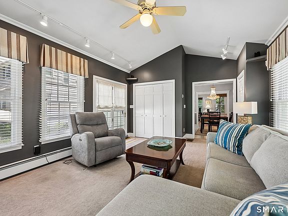 5th image of 57 Wilbar Avenue