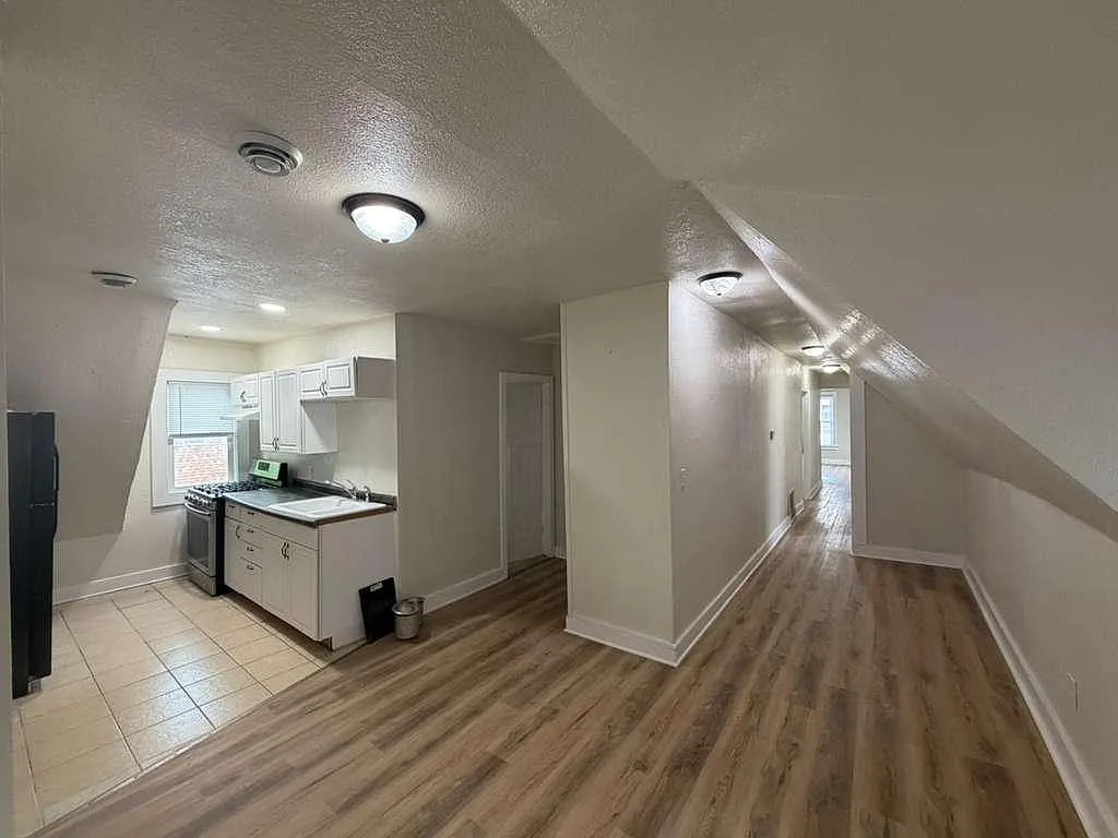 2213-2215 N Holton St - 2211 N Holton St — Photo 2