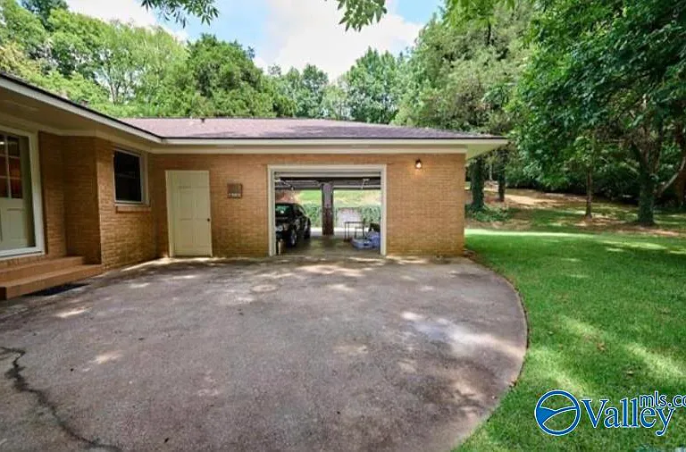102 Jones Valley Dr SE — Photo 24