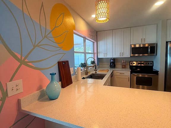 4th image of 2656 Ridge Ln