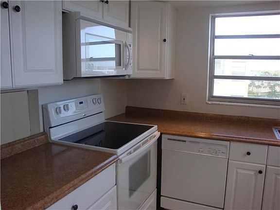 4th image of 16400 NE 17th Ave APT 708