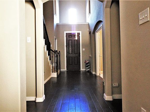 4th image of 804 Green Coral Dr