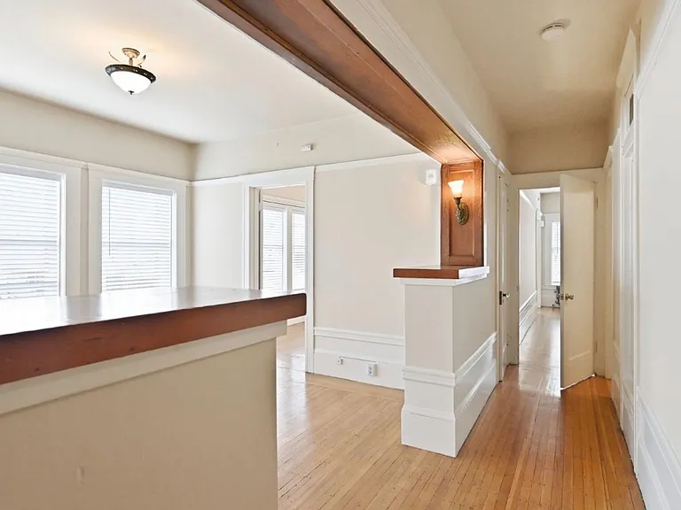 The Townsend Apartments, located at 1029 Oak Street, is a beautiful four-story, historic brick bu... — Photo 2