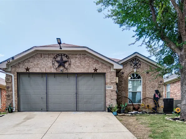 1010 Savage Dr, Denton, TX 76207