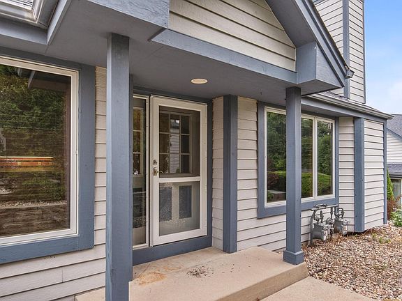 2nd image of 978 Bay View CIRCLE