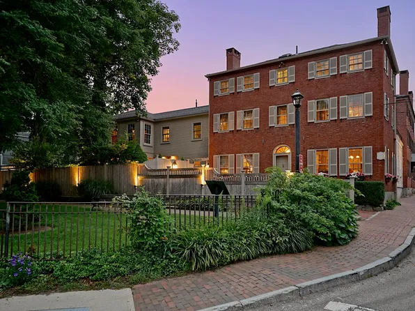 20 Atkinson Street, Portsmouth, NH 03801